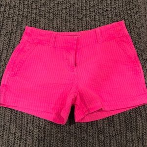 Pink Vineyard vines shorts